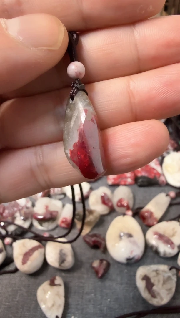 【闪购商品】天然辰砂大晶砂随行吊坠1