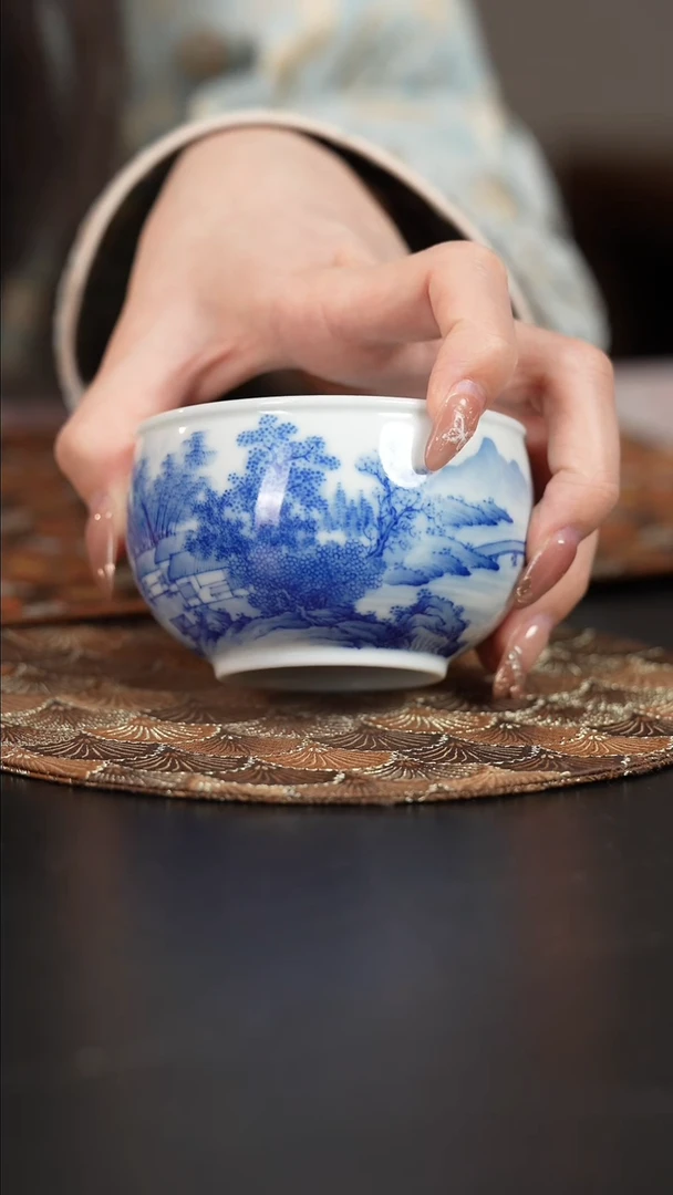 【闪购商品】杯看山柴窑青花山水