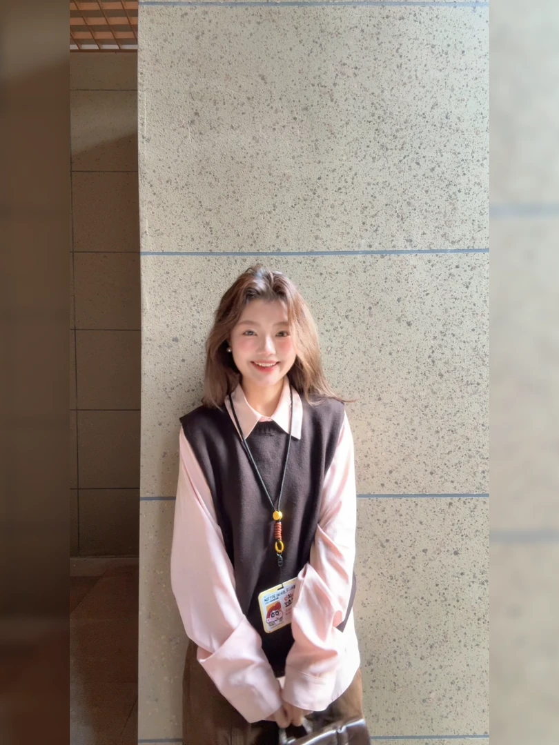 年终狂欢季小个子韩版套装女洋气粉色衬衫马甲巨好看的早秋套装新