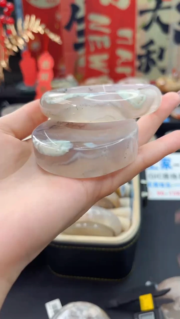 【闪购商品】石英质玉手镯未镶嵌赠送镯心（58圈口）