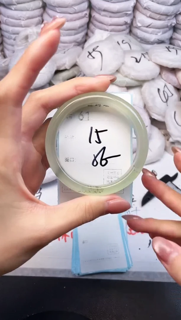 手镯玛瑙/玉髓未镶嵌61