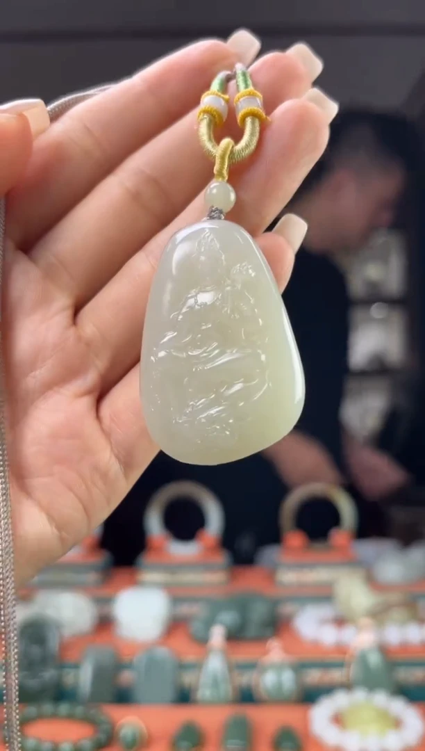 和田玉未镶嵌颈饰佩佩