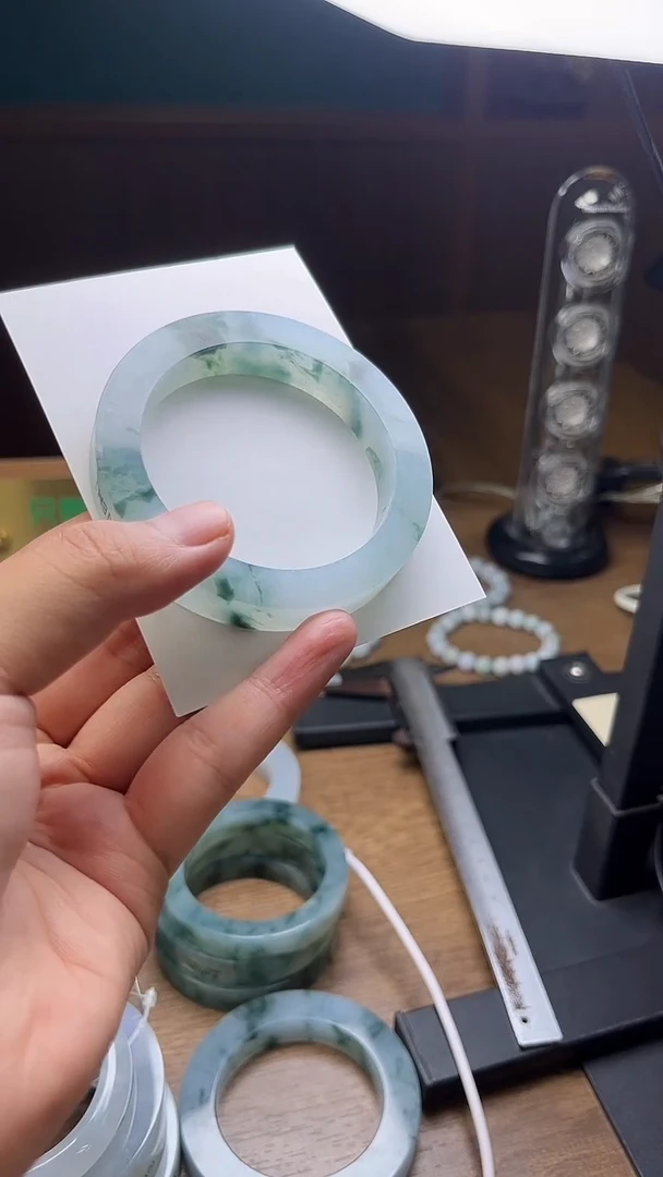 未镶嵌手镯定制翡翠?定制
