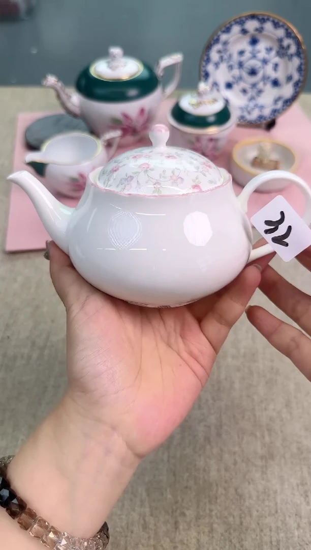 瓷片泡泡的瓷器真好看