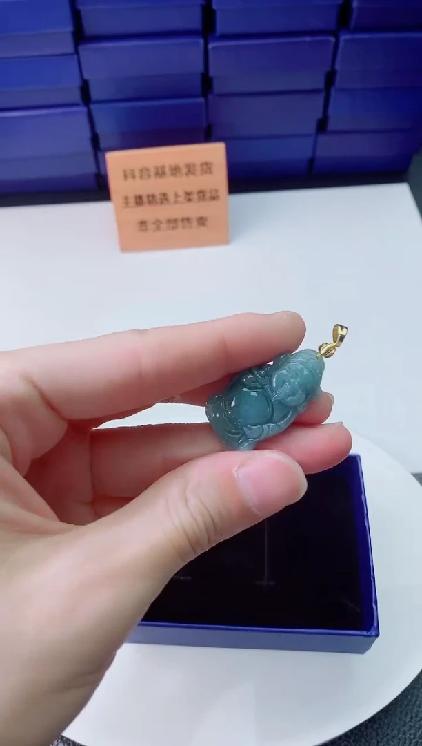 翡翠未镶嵌颈饰