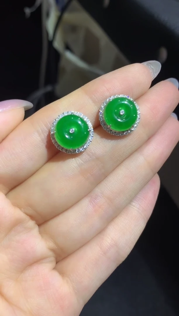 18K金镶嵌翡翠耳饰30团购