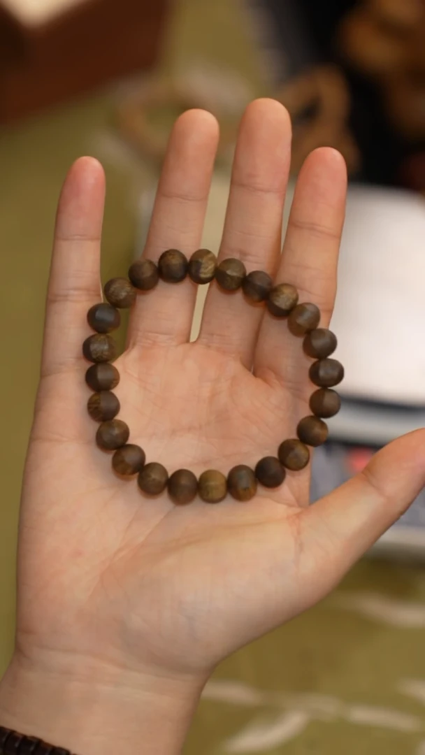 沉香手串0.8灯笼珠沉香