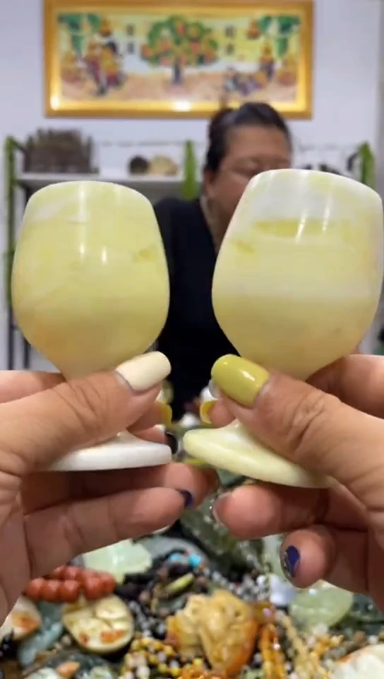 未镶嵌岫玉酒杯多样性发货发其中一件