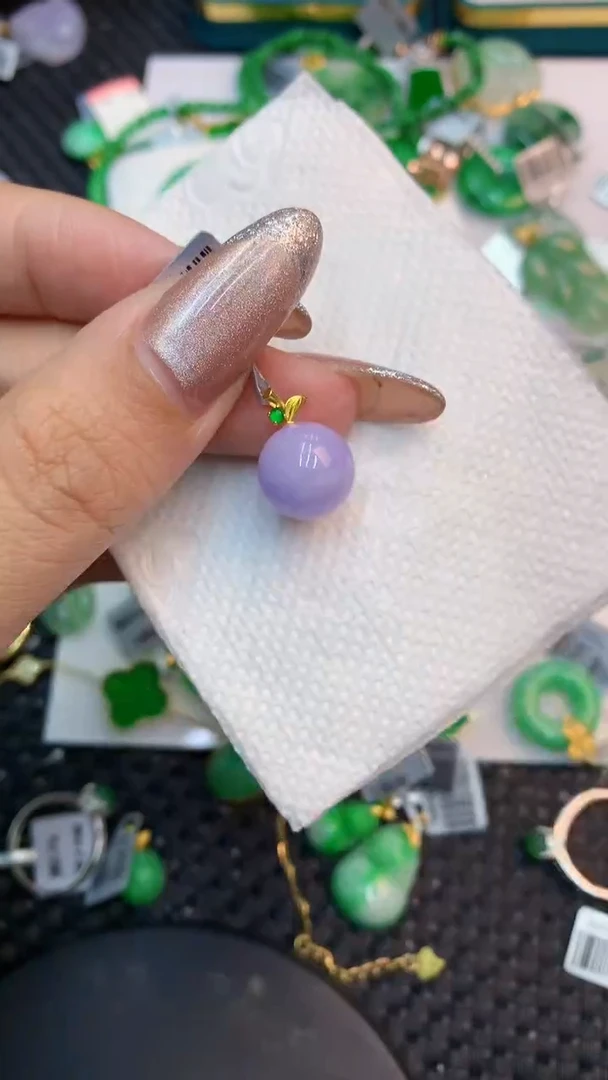 颈饰18K金镶嵌翡翠1