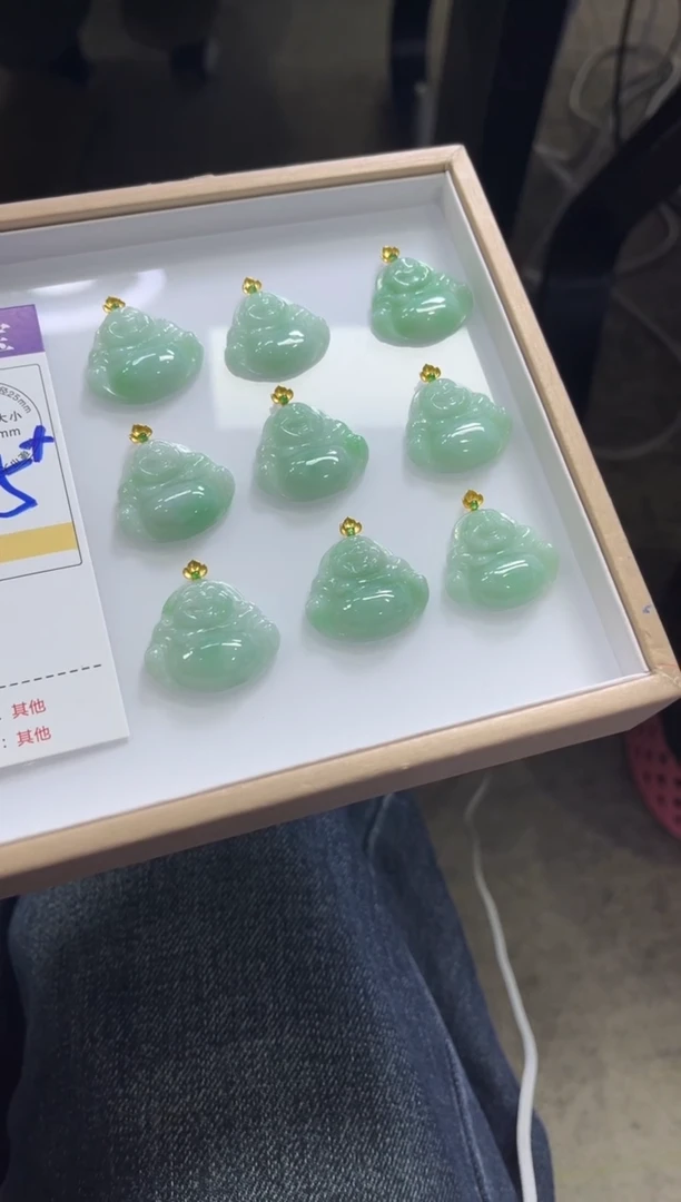 颈饰18K金镶嵌翡翠V462/多样性发一件/配绳子