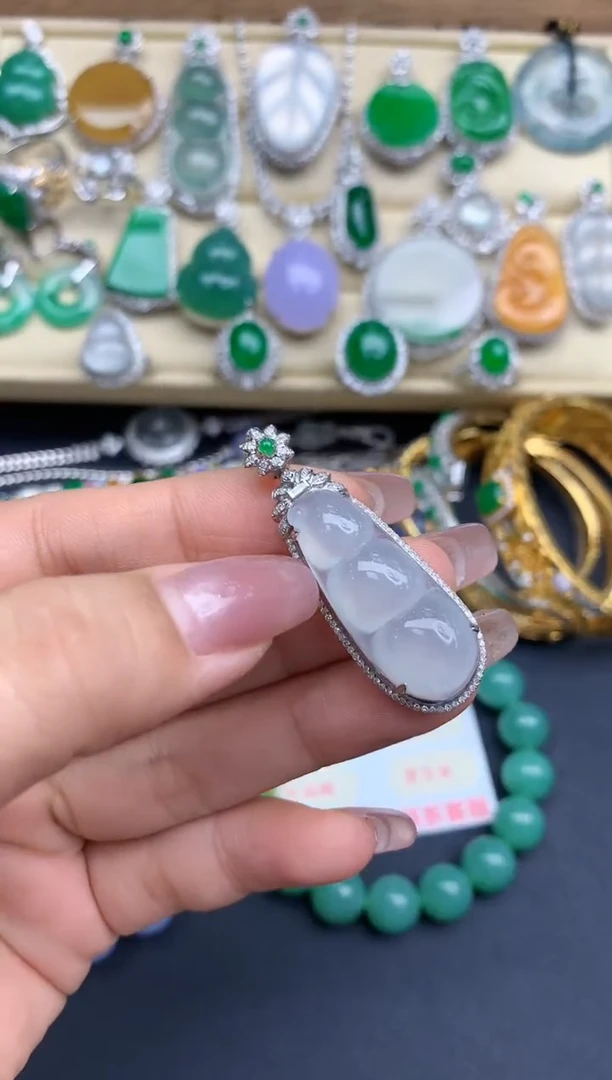 颈饰18K金镶嵌翡翠297-中国好珍宝