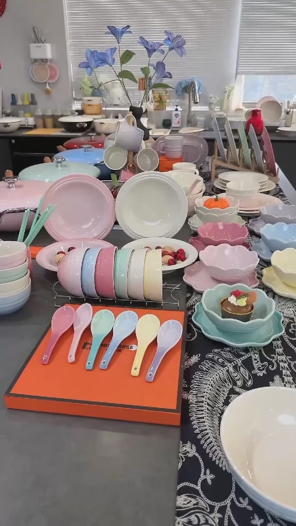 【闪购商品】瓷六色勺子