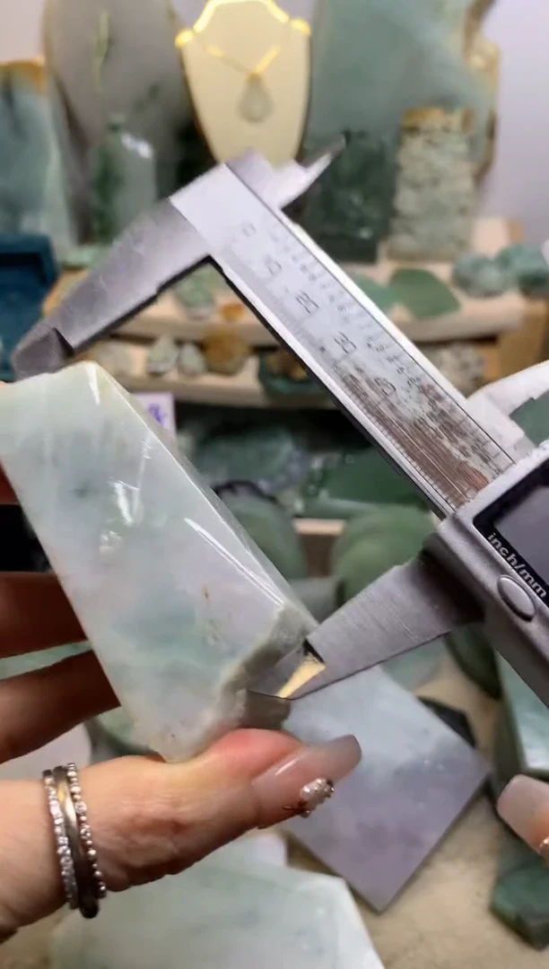 【闪购商品】翡翠挂件未镶嵌缅甸A货翡翠，没有运费险