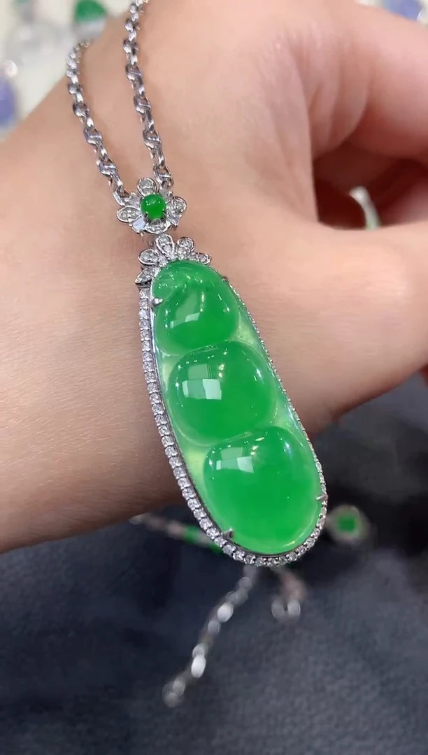 吊坠(不含链)18K金镶嵌翡翠A18