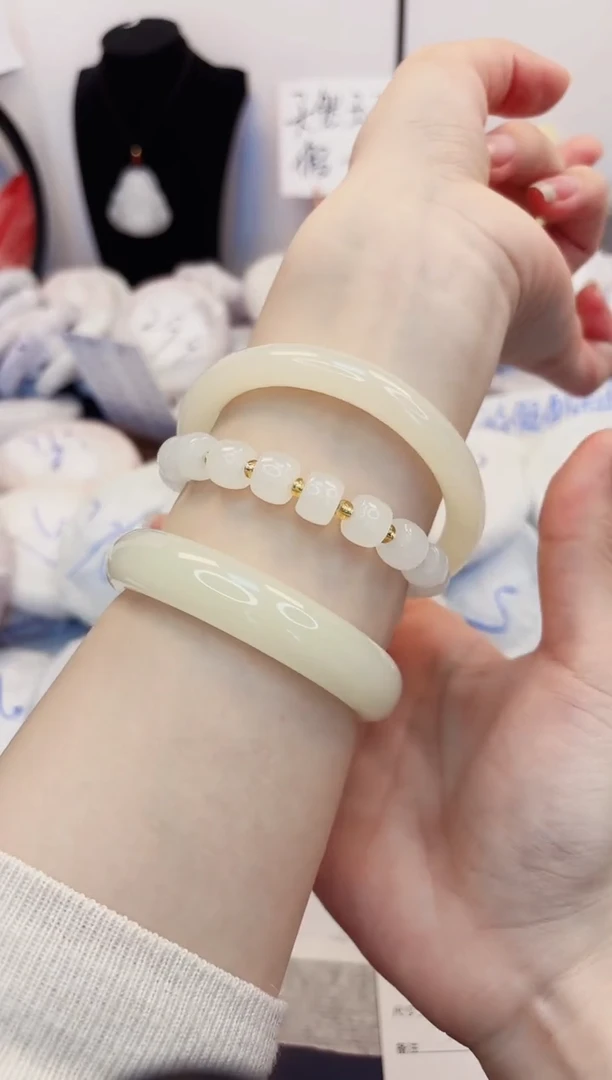 【闪购商品】石英质玉手镯未镶嵌311-美人条-圈口61