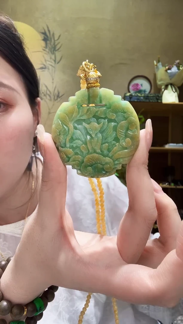 颈饰未镶嵌翡翠吊坠