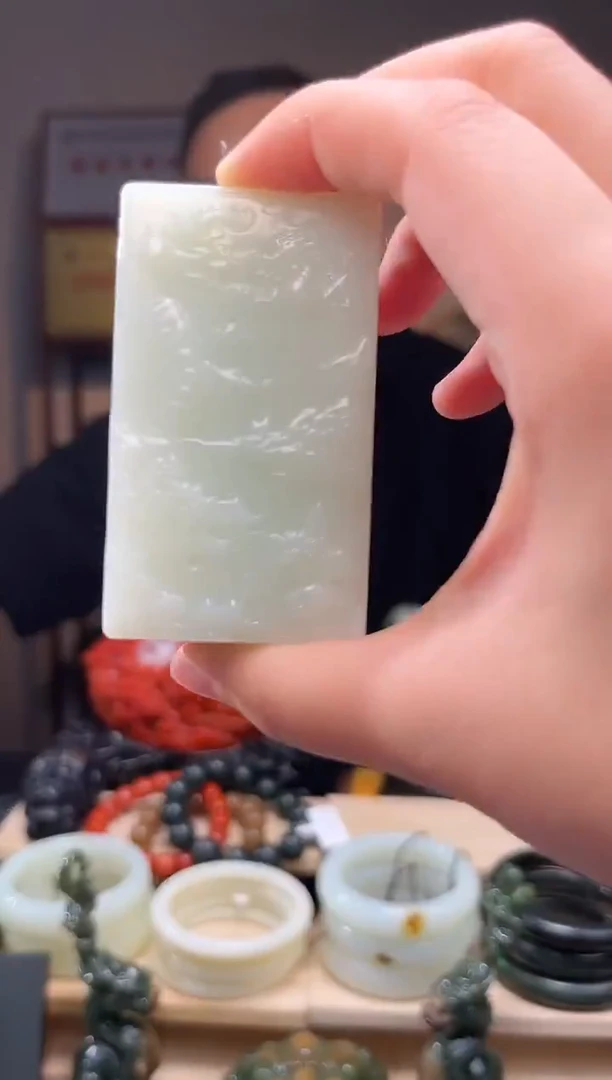 颈饰未镶嵌和田玉变**刚吊坠