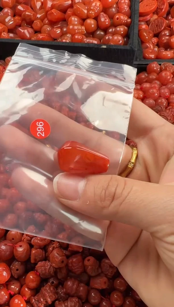 【闪购商品】南红玛瑙颈饰未镶嵌1