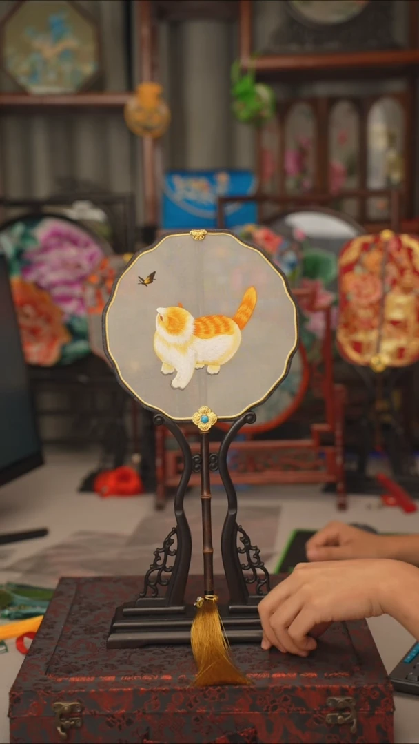 扇子团扇 绣花双面非遗（带扇架）