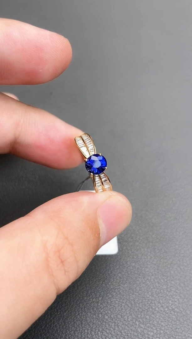 戒指蓝宝石18K金镶嵌1.15ct/皇家蓝/七天鉴赏