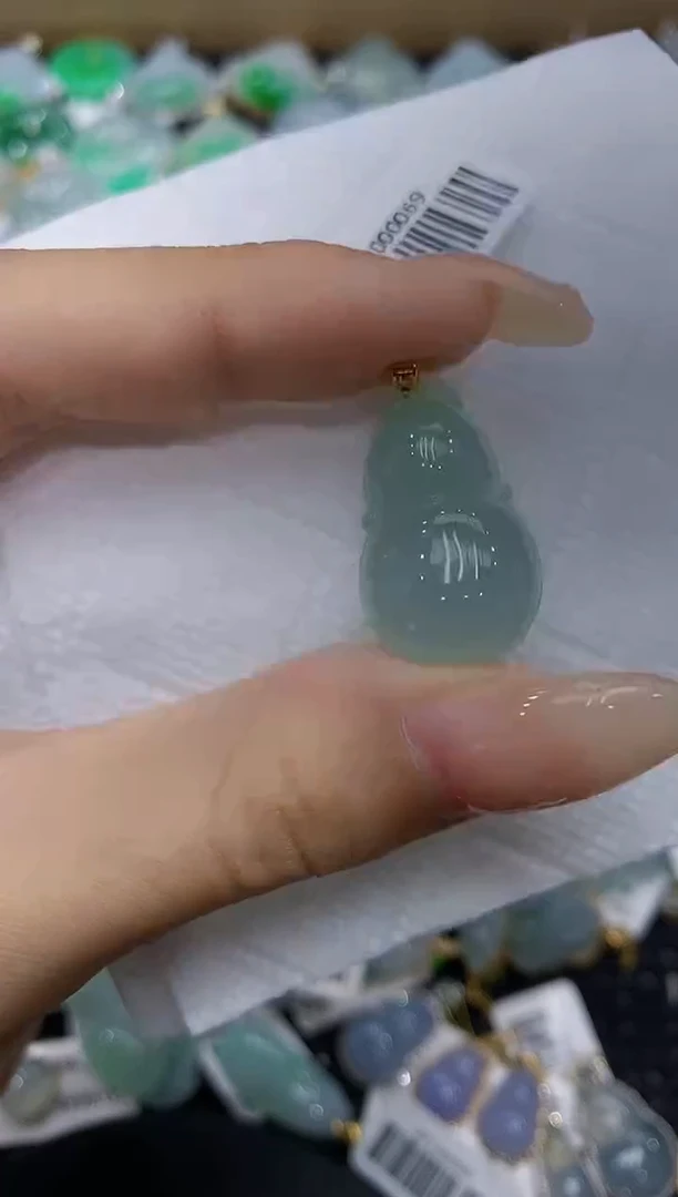 翡翠18K金镶嵌颈饰111111111111