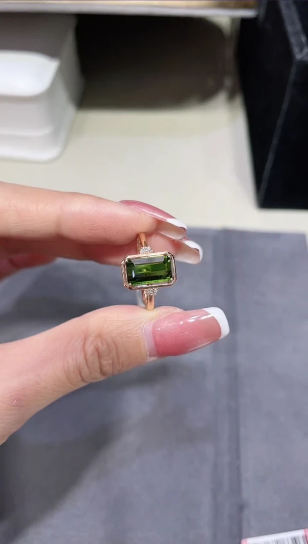 【闪购商品】碧玺戒指18K金镶嵌·