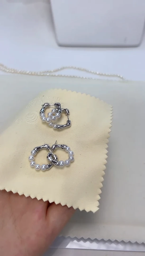 银S925镶嵌淡水珍珠耳饰4-5mm随机发一对