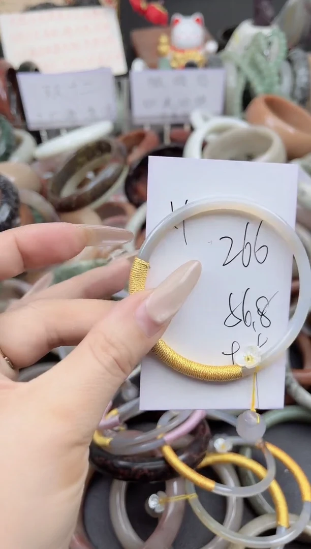 未镶嵌手镯石英质玉266