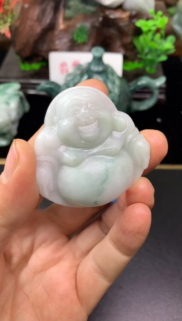 颈饰未镶嵌翡翠泳*者佛公