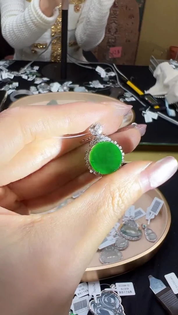 【闪购商品】翡翠颈饰18K金镶嵌DFZ0215-120