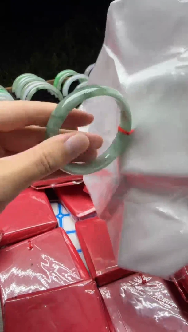 未镶嵌手镯翡翠B9