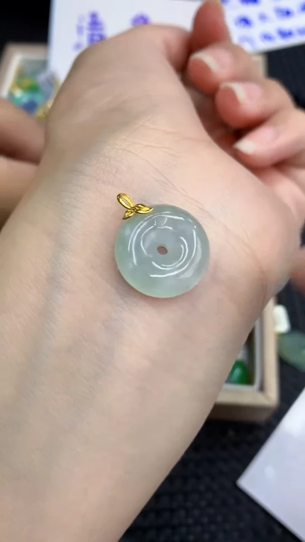 【闪购商品】翡翠颈饰18K金镶嵌            8