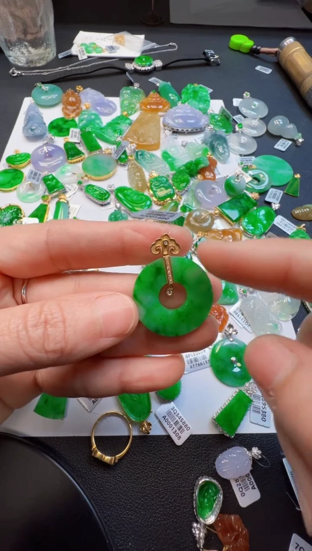 【闪购商品】翡翠吊坠(不含链)18K金镶嵌4800