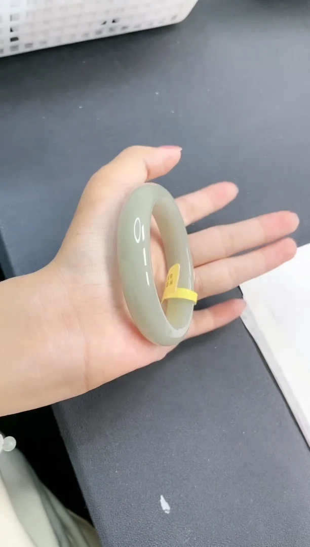 石英质玉手镯未镶嵌76-56