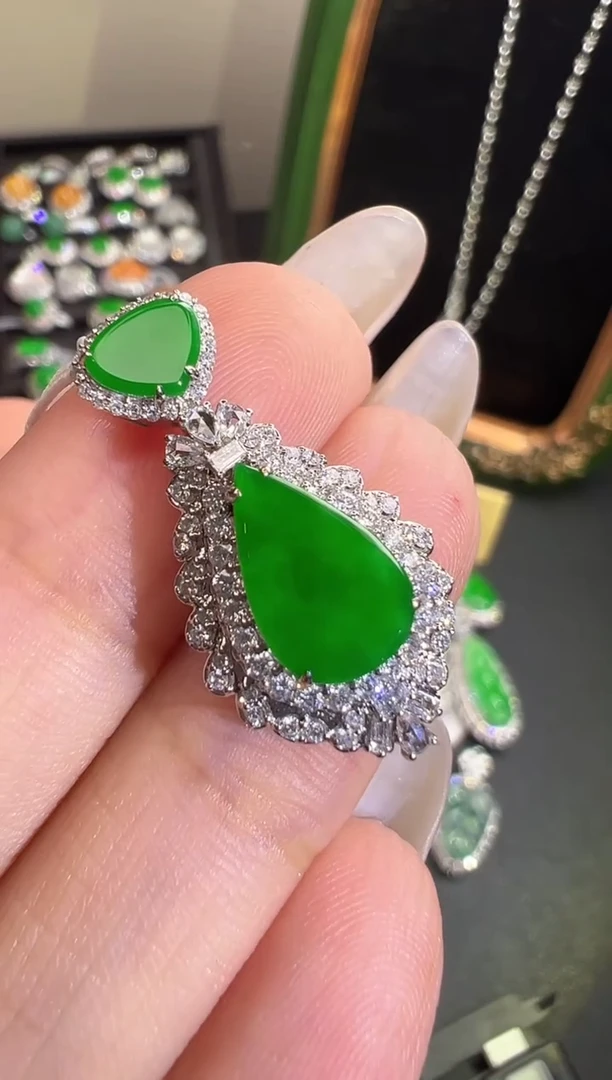 吊坠(不含链)18K金镶嵌翡翠翡翠