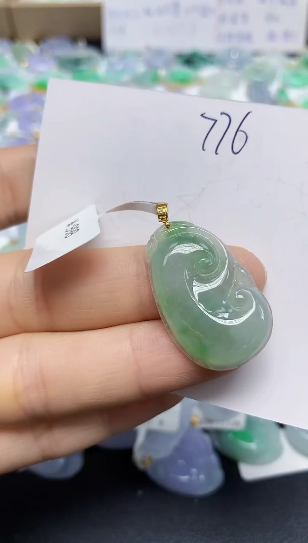 翡翠18K金镶嵌颈饰天然缅甸翡翠A货