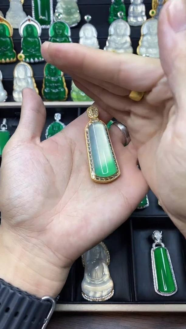 未镶嵌飘花玛瑙/玉髓晓*无事牌