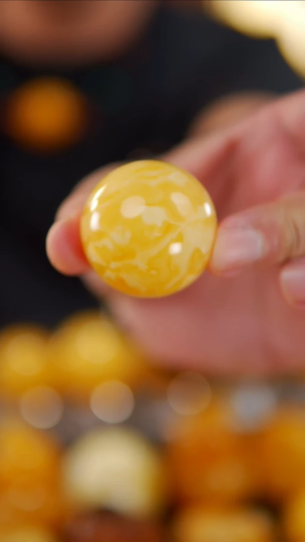 裸石琥珀未镶嵌38.2mm焦皮料圆珠31.4