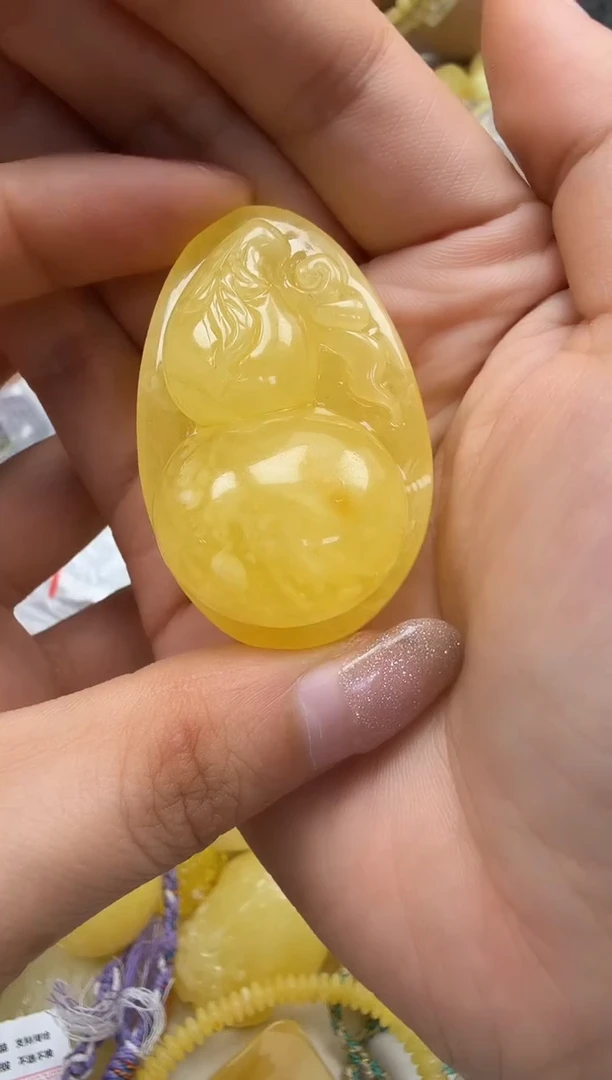 裸石琥珀未镶嵌如图