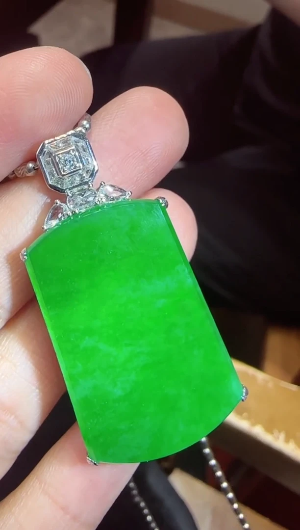 【闪购商品】翡翠吊坠(不含链)18K金镶嵌无事牌