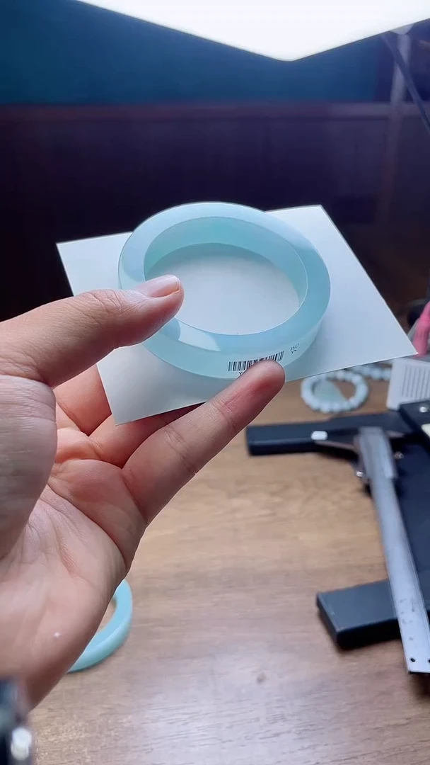 定制翡翠手镯未镶嵌?***轻定制