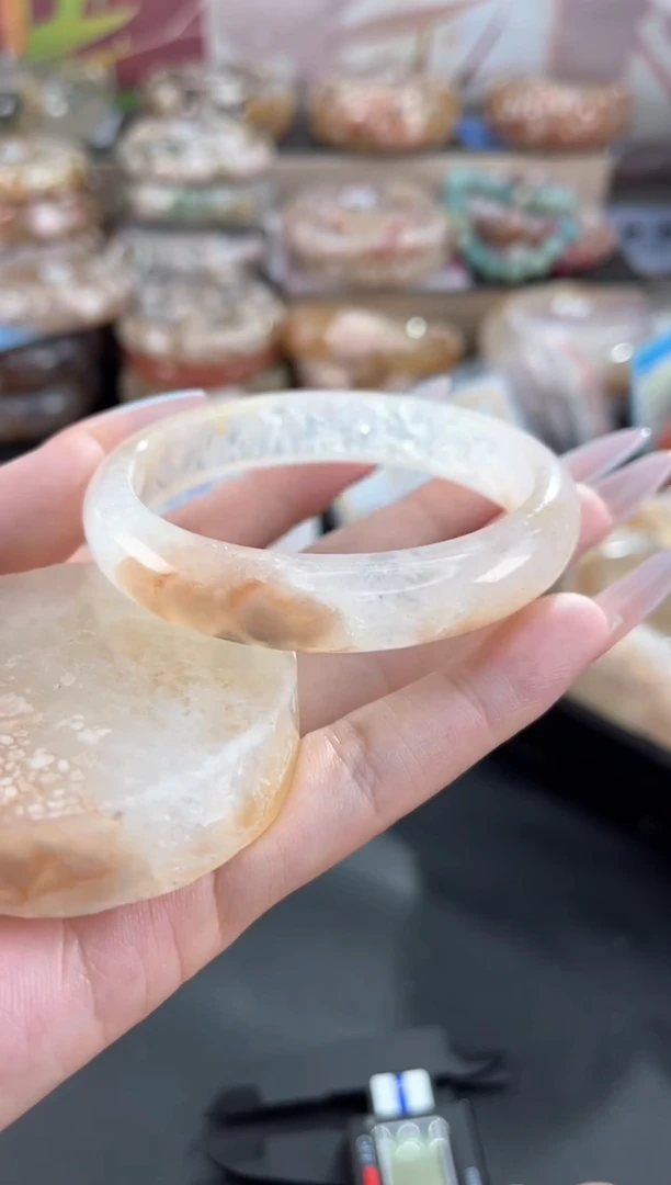 未镶嵌手镯石英质玉天然樱花玛瑙手镯（镯心赠品不保证完美)55