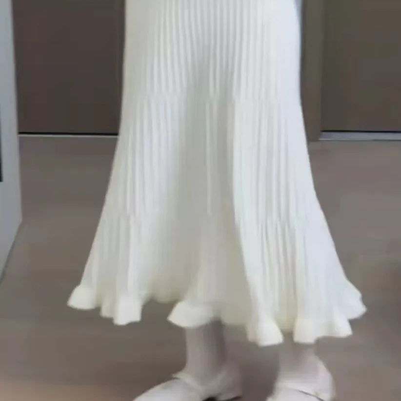 W 076    米白色    半身裙   配旗袍 【带毛边】78左右