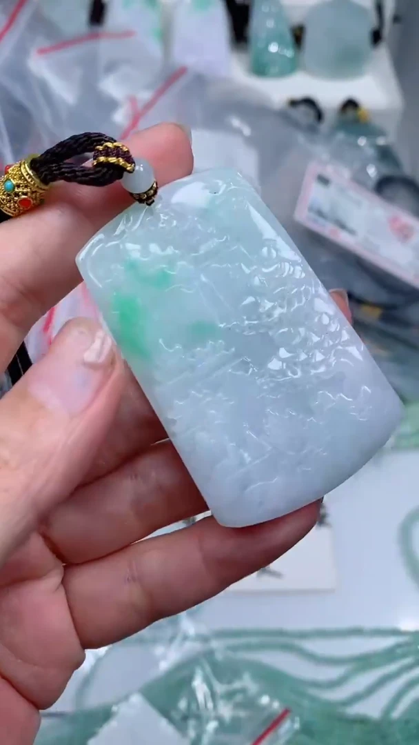 颈饰未镶嵌翡翠吊坠