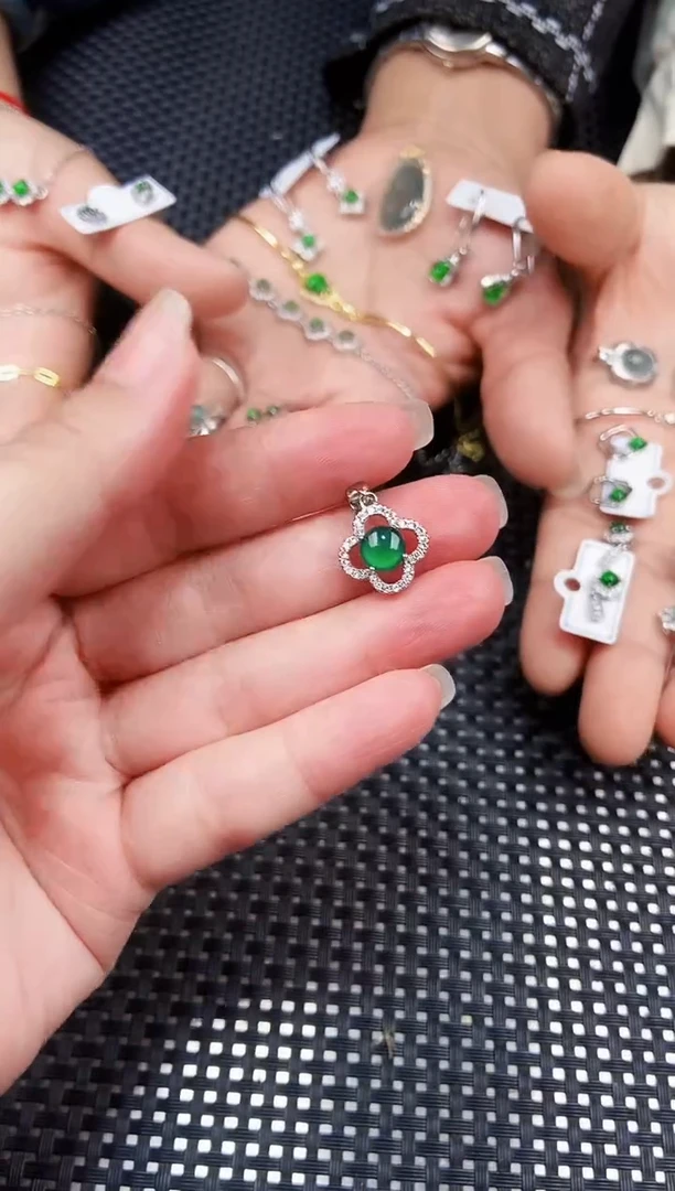 【闪购商品】翡翠吊坠(不含链)未镶嵌11111111