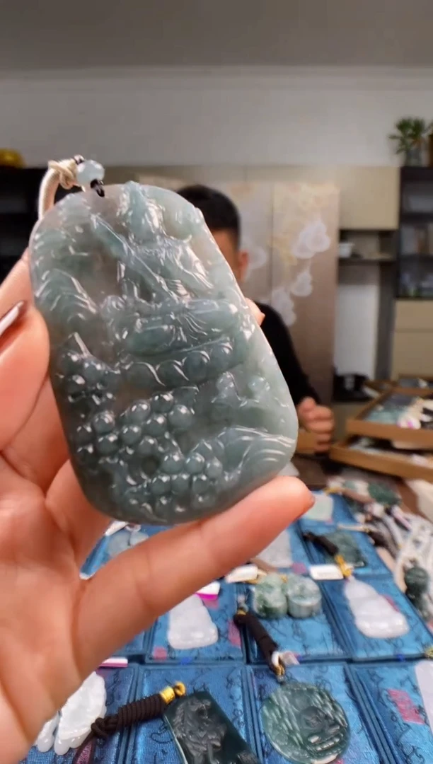 颈饰未镶嵌翡翠多样性发其一