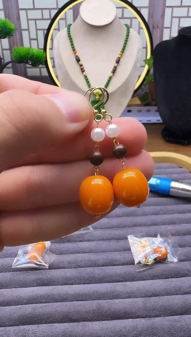 蜜蜡14K金镶嵌耳饰E172