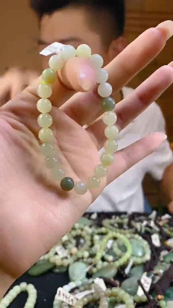 和田玉未镶嵌颈饰多样性发货，拍一发一