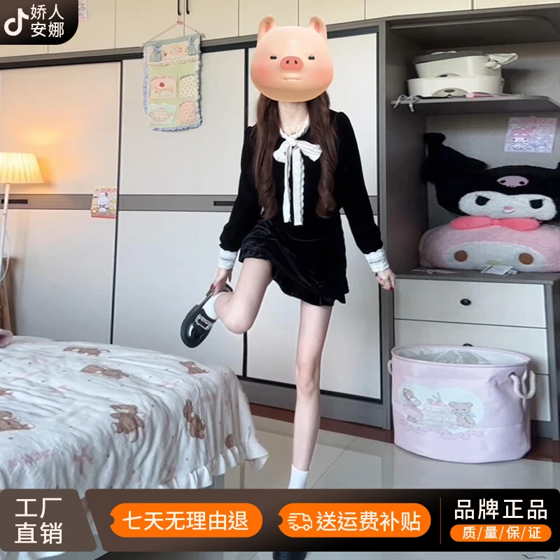 2025新款小香赫本风黑色丝绒连衣裙子女秋冬季高级感气质收腰短裙