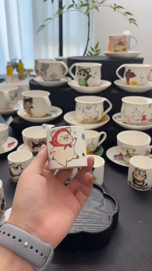 纯手工m**i纯手工绘制陶瓷杯